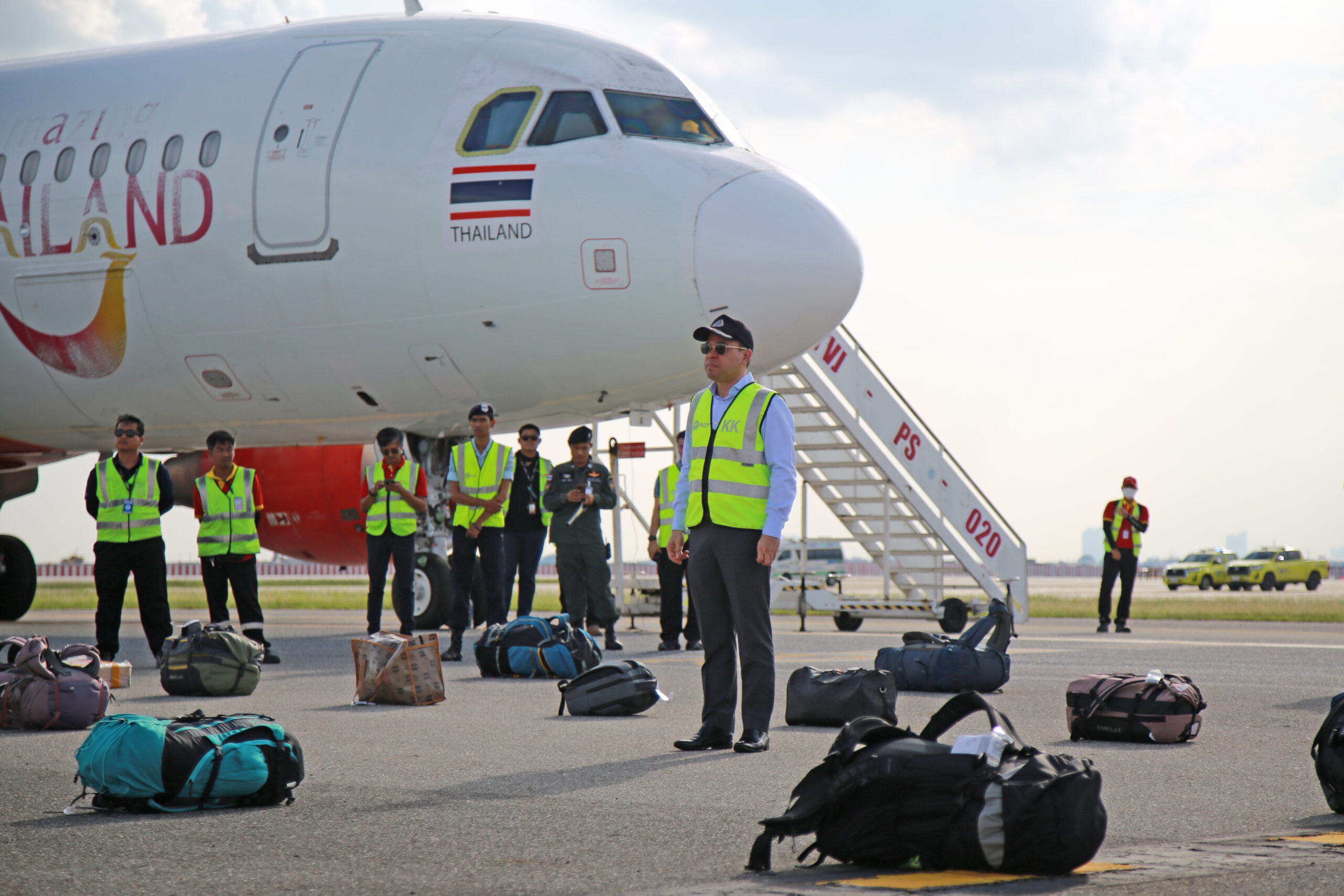 ท่าอากาศยานสุวรรณภูมิใช้แผนเผชิญเหตุของสนามบินคลี่คลายสถานการณ์ กรณีมีผู้โดยสารขู่ว่ามีระเบิดบนเครื่องบินของสายการบินไทย เวียตเจ็ท ทั้งนี้เหตุการณ์ดังกล่าวไม่ส่งผลกระทบต่อการให้บริการของสนามบิน