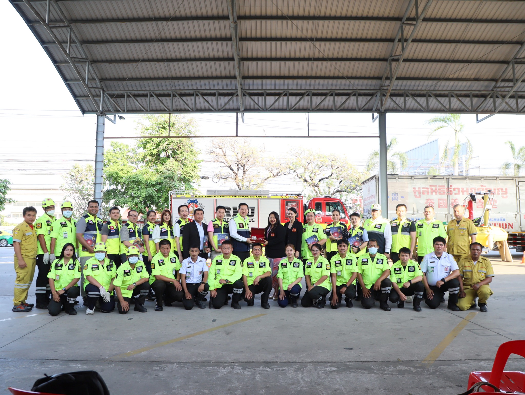 มูลนิธิร่วมกตัญญู ให้การต้อนรับ คณะผู้เข้าอบรม “หลักสูตรนักบริหารการจัดการภาวะวิกฤติและการแพทย์ฉุกเฉินแห่งชาติ : บฉช รุ่นที่ 2” เข้าศึกษาดูงานกู้ชีพ กู้ภัย