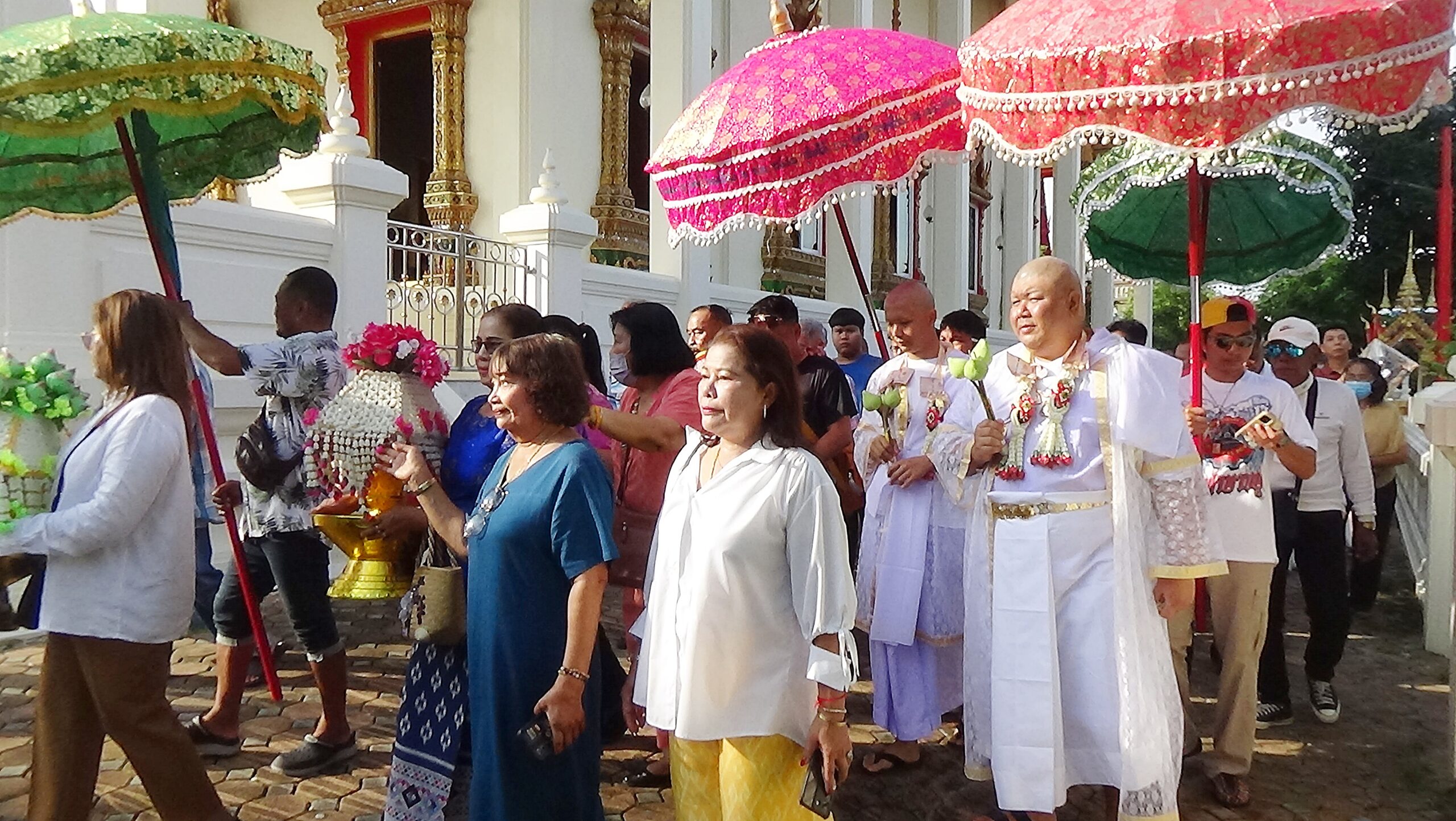 ครอบครัวพูลเกตุ จัดพิธีอุปสมบท ให้กับนาค (โจ) กิติศักดิ์ พูลเกตุ และนาค (เบล) ศรัณญ์ พูลเกตุ ณ พัทธสีมาวัดพุทธภาวนาราม
