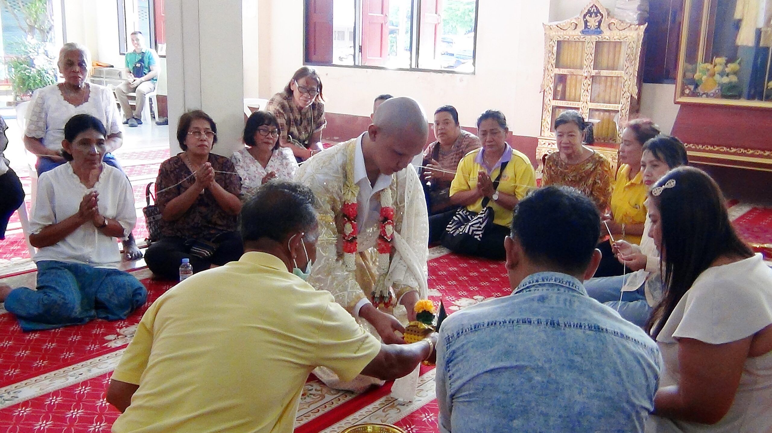 ครอบครัวการัมย์ จัดพิธีปลงผม นาคไตรภพ การัมย์ (จิม) เพื่ออุปสมบทบวชเป็นพระ ณ พัทธสีมาวัดบางโปรง