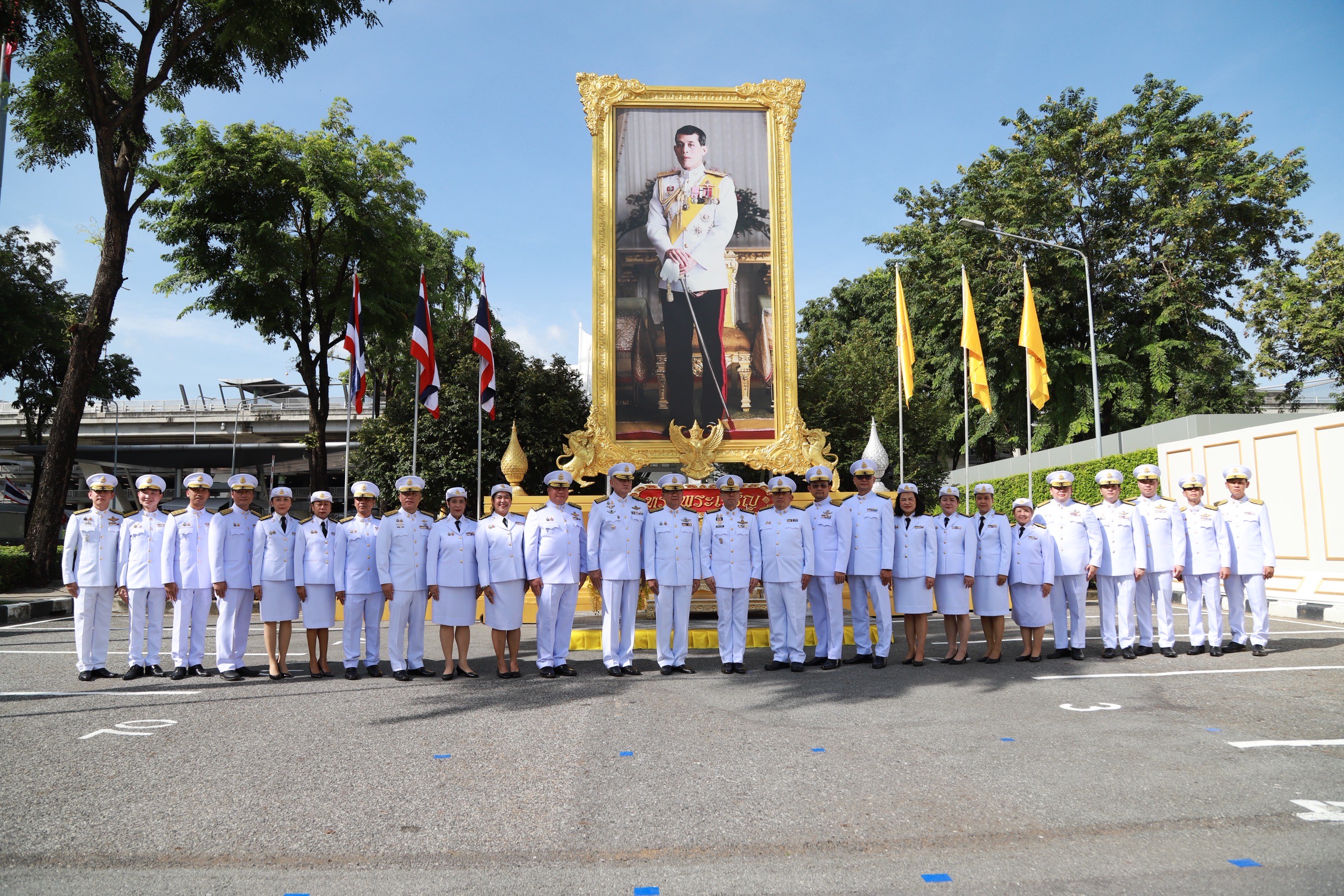 ท่าอากาศยานสุวรรณภูมิจัดพิธีถวายสัตย์ปฏิญาณ เพื่อเป็นพนักงานที่ดีและพลังของแผ่นดิน เนื่องในโอกาส วันเฉลิมพระชนมพรรษาสมเด็จพระเจ้าอยู่หัว 73 พรรษา