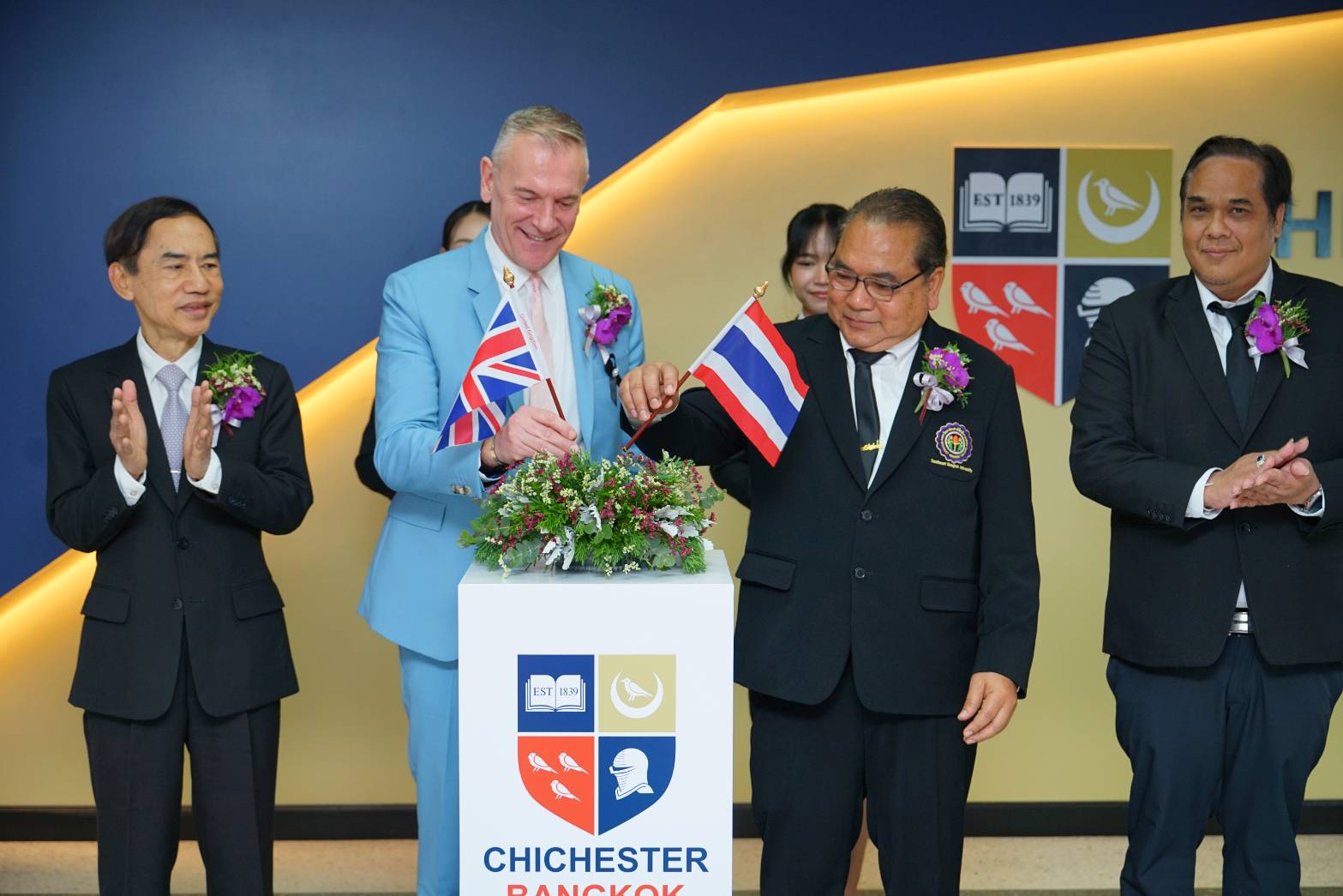 SBU พลิกประวัติศาสตร์การศึกษา! ผนึก University of Chichester ปั้นบัณฑิต 2 ปริญญา ยกระดับมาตรฐาน UK สู่หัวใจเอเชียการดำเนินการหลักสูตรความร่วมมือ  ระหว่าง มหาวิทยาลัยเซาร์อีสท์บางกอก และ Universiby of Chichester